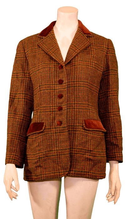 Vintage plaid women’s blazer from MIX WINTER BLAZERS FOR WOMAN collection, featuring brown tones and classic 70s style.